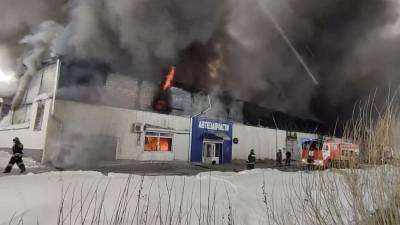Тело рабочего найдено при тушении пожара на складе в Красноярске - iz.ru - Красноярский край - Красноярск - респ. Хакасия