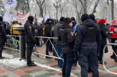 В Киеве полиция перешла на усиленный режим в правительственном квартале из-за акций - from-ua.com - Киев