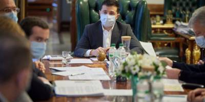 Владимир Зеленский - Петр Порошенко - Юрий Бойко - Рейтинг Зеленского держится на уровне 22%, за место во втором туре борются Порошенко и Бойко — опрос - nv.ua - Украина - Киев