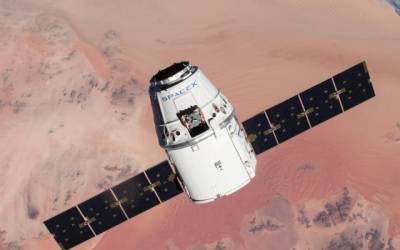SpaceX собирается полноценно заняться запуском гражданских лиц в космос в конце года - fainaidea.com