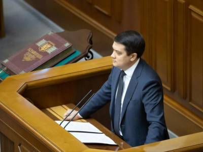 Владимир Зеленский - Дмитрий Разумков - Алексей Данилов - Тарас Козак - "Это плохо". Разумков подтвердил, что воздержался от голосования за санкции против "каналов Медведчука" - gordonua.com - Украина