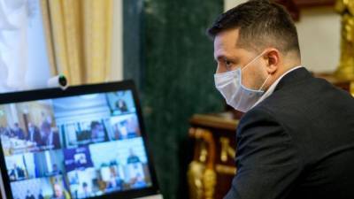 Владимир Зеленский - Вадим Наумов - Зеленский объяснил свое решение о блокировке телеканалов - nation-news.ru - Царьград