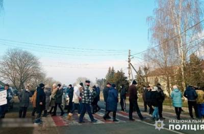 На Буковине перекрыта международная трасса: чего требуют протестующие - from-ua.com - Черновицкая обл.
