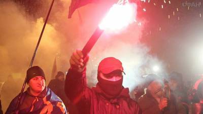Владимир Зеленский - Сергей Стерненко - Ультраправые на Украине выбрали новые цели — русскоговорящих девушек из Харькова - riafan.ru - США - Киев - Одесская обл.