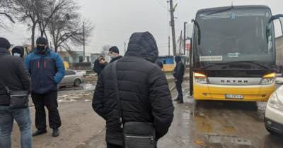 Константин Немичев - "Не удалось заработать": под Харьковом "Нацкорпус" заблокировал титушок, которые ехали на митинг в Киев - tsn.ua - Киев - Харьковская обл. - Харьков