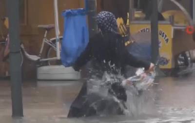 В Турции произошло масштабное наводнение - korrespondent.net - Турция - Измир