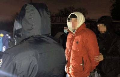 В Киеве полицейские поймали богатый наркотический улов - lenta.ua - Киев - район Святошинский