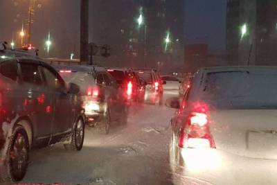 Петрозаводск встал в пробках из-за снегопада - karel.mk.ru - Петрозаводск - республика Карелия