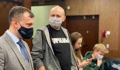 Алексей Навальный - Дмитрий Спирин - Главреду "Медиазоны" дали 25 суток за шуточный пост - newizv.ru
