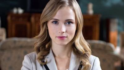 Анна Кошмал - Звезда сериала "Сваты" показала фото в готическом образе из детства - inforeactor.ru
