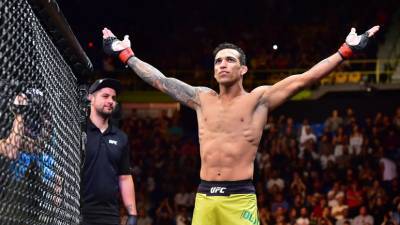 Хабиб Нурмагомедов - Дастин Порье - Чарльз Оливейра - Бразильский боец UFC заявил о желании драться за титул Нурмагомедова - russian.rt.com