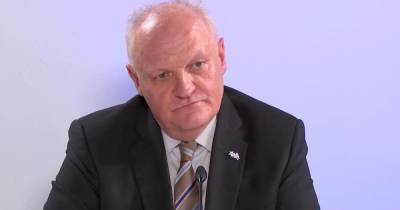 Экс-кандидата в президенты Франции задержали по делу о домогательствах - ren.tv - Франция