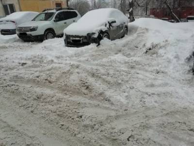 Жители Уфы просят власти ускориться с уборкой снега во дворах после сильных снегопадов - ufatime.ru - Уфа