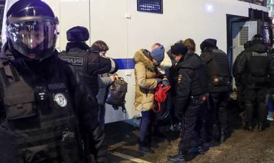Фонд «Общественный вердикт» обвинил правоохранителей в нарушении антиковидных норм в автозаках - og.ru
