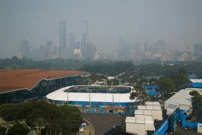 Australian Open не будут переносить из-за зараженного сотрудника отеля - gazeta.ru - Австралия