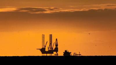 Американские запасы нефти сократились на миллион баррелей за неделю - riafan.ru - США - Нью-Йорк