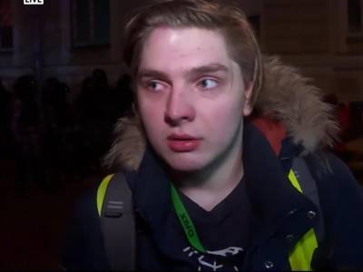 Алексей Навальный - Олег Навальный - "Совсем озверели?". В Москве ОМОН избил журналиста после решения по делу Навального. Видео - gordonua.com - Москва - Россия