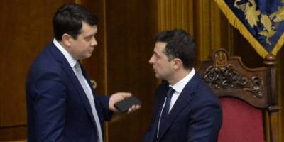 Владимир Зеленский - Дмитрий Разумков - Давид Арахамия - Разумков рассказал о нынешних отношениях с Зеленским - sharij.net