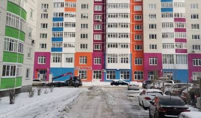 В Тюмени в Ново-Патрушево эвакуатор увозит авто из дворов - nashgorod.ru - Тюмень