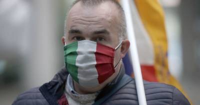 "Мы вас расстреляем": в итальянском городе мафия запретила медикам пользоваться сиреной - tsn.ua - Италия - Неаполь