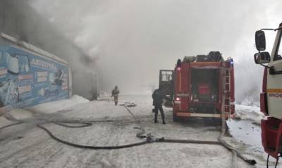 В Красноярске во время тушения пожара на складе автозапчастей погибли трое пожарных - og.ru - Красноярск