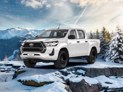 Toyota Hilux впервые получил в России бензиновый двигатель - autostat.ru