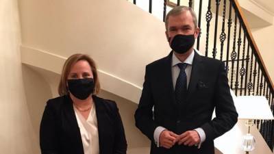 Джули Фишер - Павел Латушко - Посол США в Белоруссии перед приездом в Минск встретилась с оппозицией - eadaily.com - США - Белоруссия - Минск - Варшава