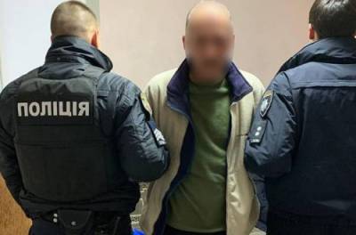 В Киеве неадекват открыл стрельбу по людям с балкона, потому что «они подозрительные» - from-ua.com - Киев