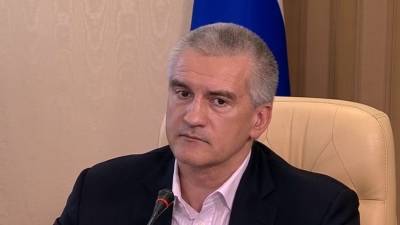 Сергей Аксенов - Глава Крыма в отчаянии пообещал вешать на чиновников GPS-трекеры - newdaynews.ru - Крым