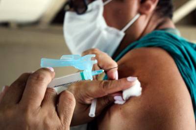 Спрос на вакцину "Спутник V" растет во всем мире - tvc.ru - Англия - Колумбия - Бразилия