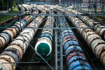 Цена нефти подскочила до максимума за год - lenta.ru - США