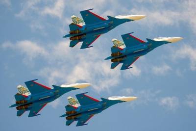 Россияне в шоке от видео с дозаправкой «Витязей» в небе над Липецком - inforeactor.ru - Липецкая обл.
