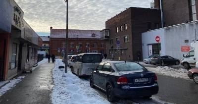 Возле Центрального рынка отменили запрет на парковку (фото, карта) - klops.ru - Калининград