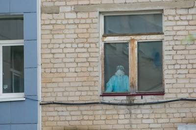 В Ленобласти женщина родила у забора перинатального центра. Внутрь ее не пустил охранник - znak.com - Ленинградская обл.