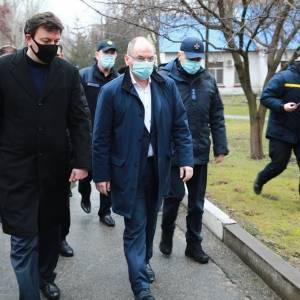 Арсен Аваков - Максим Степанов - Глава МОЗ посетил запорожскую инфекционную больницу: названы три версии пожара. Фото - reporter-ua.com - Запорожская обл. - Запорожье
