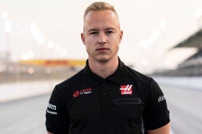 Никита Мазепин - Никиту Мазепина оштрафовали за проезд на красный свет - f1news.ru
