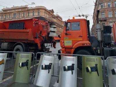 Борис Вишневский - Депутат потребовал объяснить, зачем и на какие деньги центр Петербурга перекрыли за сутки до протестов - rosbalt.ru - Петербурга