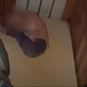 В Кривом Роге мать морила голодом больную дочь: в 15 лет девочка весит девять килограммов. Видео - reporter-ua.com - Кривой Рог
