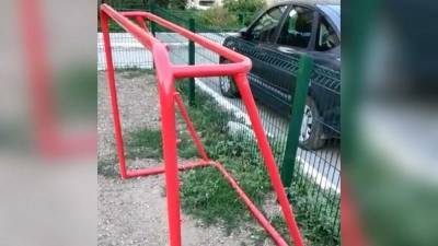 В Башкирии чиновника обвинили в халатности после падения хоккейных ворот на девочку - bash.news - Башкирия - Сибай