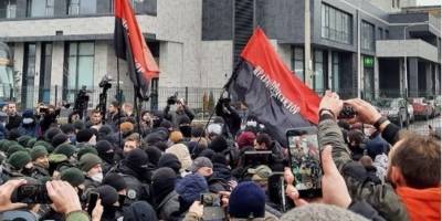 Протесты у телеканала НАШ в Киеве 4 февраля - штурм здания показали с высоты, в полиции рассказали о задержанных, фото, видео - ТЕЛЕГРАФ - telegraf.com.ua - Киев