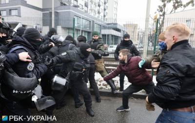 Столкновения под телеканалом "НАШ": задержали четырех участников - rbc.ua - Киев