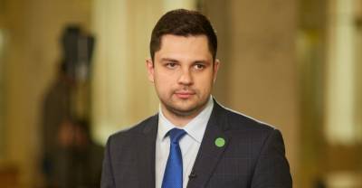 Давид Арахамии - Алексей Данилов - Александр Корниенко - Качура инициирует внеочередное заседание "Слуги народа" из-за санкций против каналов Медведчука - 24tv.ua - Новости