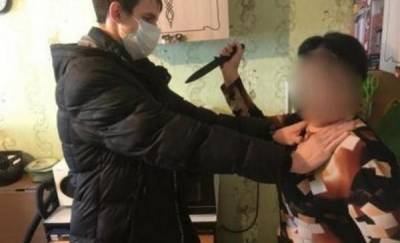 Испугавшись тюрьмы, югорчанка заявила, что муж зарезал себя сам - news.megatyumen.ru - Сургут