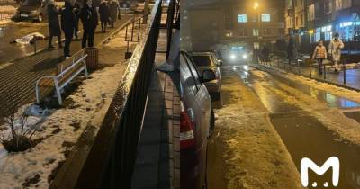 В России мужчина покончил с собой, выпрыгнув из окна: он упал на коляску и унес жизнь ребенка - tsn.ua - Россия - Воронеж - Одесса