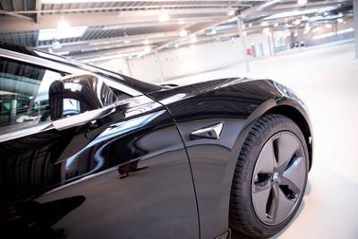 Илон Маск - Илон Маск признал низкое качество машин Tesla - lenta.ru