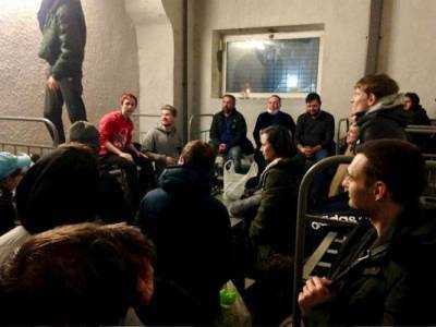 Гендиректор «Правды.Ру» посмотрел на «мучеников режима» за решеткой - eadaily.com