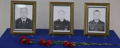 Владимир Путин - Путин наградил погибших во время тушения склада в Красноярске пожарных - runews24.ru - Красноярский край - Красноярск