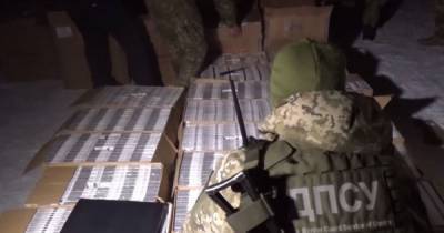 На Буковине мужчина набил машину табаком и пытался на большой скорости проскочить через пограничников - tsn.ua - Румыния