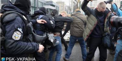 Андрей Крищенко - «Провокационные шоу будут пресекаться». Полиция отреагировала на угрозы задержанного под телеканалом НАШ выпрыгнуть в окно - nv.ua - Киев