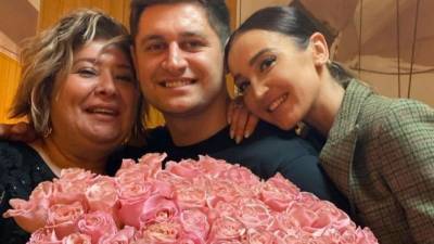 Ольга Бузова - Давид Манукян - «Вам уже ничто не поможет»: мать Давы стала жертвой хейтерских разборок - 5-tv.ru
